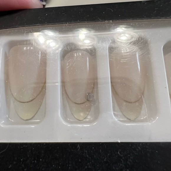 BNIB press on nails French with rhinestone - Picture 2 of 2